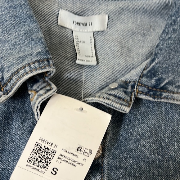 NWT Forever 21 Women’s Fringe Medium Denim Jacket/Trucker Sz Small - Picture 4 of 9